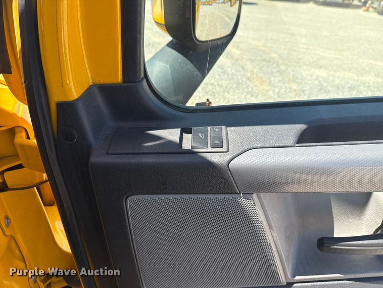 image for item NK9185 2021 Freightliner Cascadia 126 semi truck