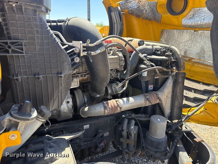 image for item NK9185 2021 Freightliner Cascadia 126 semi truck