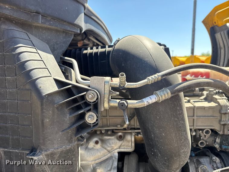 image for item NK9185 2021 Freightliner Cascadia 126 semi truck