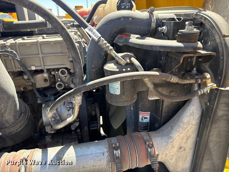 image for item NK9185 2021 Freightliner Cascadia 126 semi truck