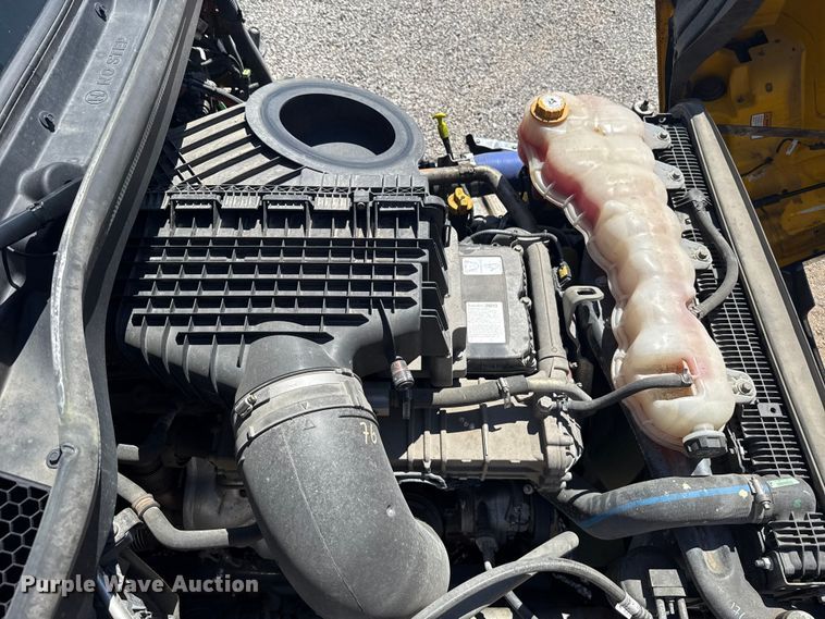 image for item NK9185 2021 Freightliner Cascadia 126 semi truck