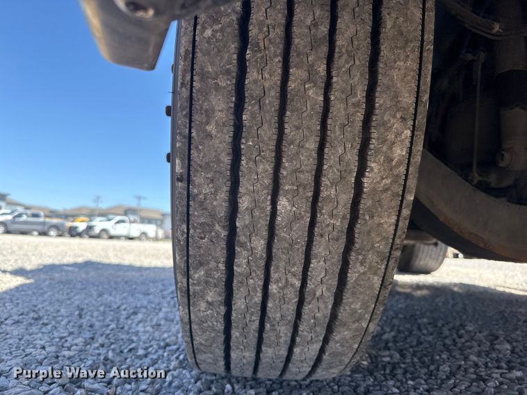 image for item NK9185 2021 Freightliner Cascadia 126 semi truck