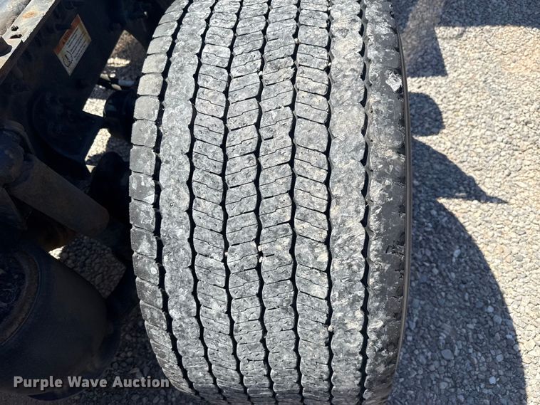 image for item NK9185 2021 Freightliner Cascadia 126 semi truck