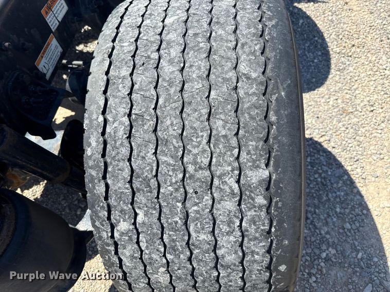 image for item NK9185 2021 Freightliner Cascadia 126 semi truck