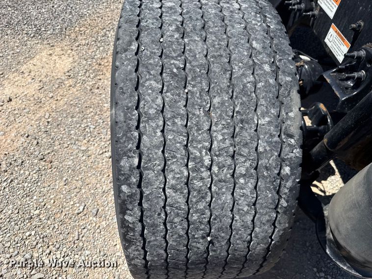 image for item NK9185 2021 Freightliner Cascadia 126 semi truck