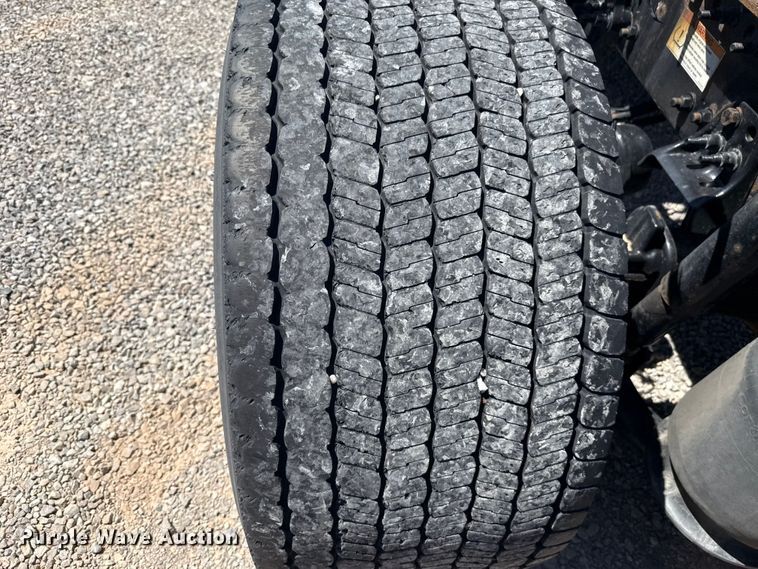 image for item NK9185 2021 Freightliner Cascadia 126 semi truck