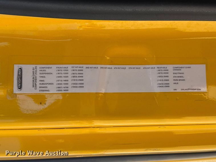 image for item NK9185 2021 Freightliner Cascadia 126 semi truck