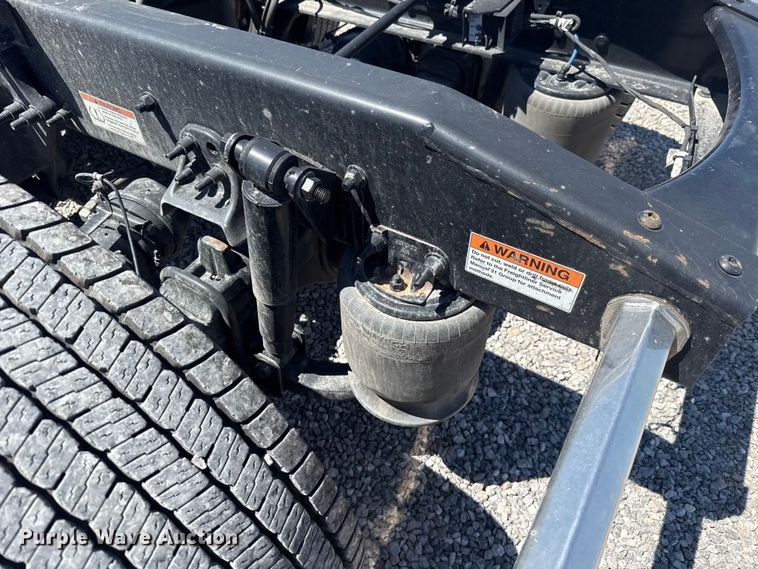 image for item NK9186 2022 Freightliner Cascadia 126 semi truck