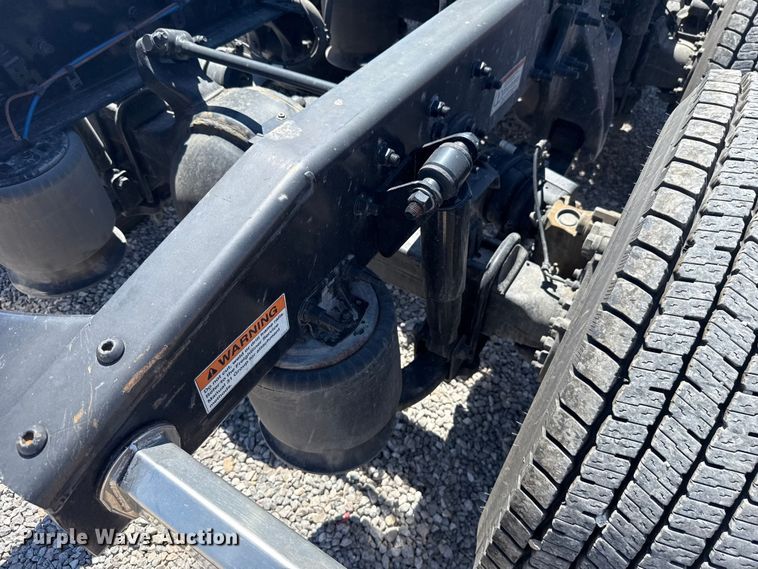 image for item NK9186 2022 Freightliner Cascadia 126 semi truck