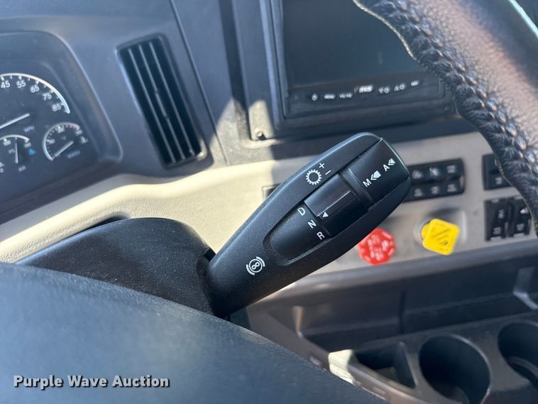 image for item NK9186 2022 Freightliner Cascadia 126 semi truck