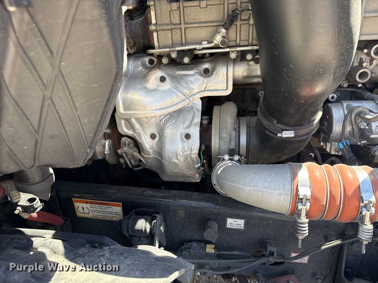 image for item NK9186 2022 Freightliner Cascadia 126 semi truck