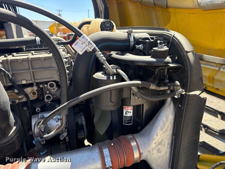 image for item NK9186 2022 Freightliner Cascadia 126 semi truck