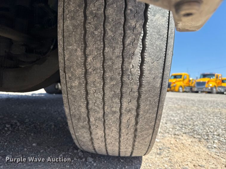 image for item NK9186 2022 Freightliner Cascadia 126 semi truck