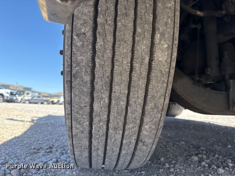 image for item NK9186 2022 Freightliner Cascadia 126 semi truck