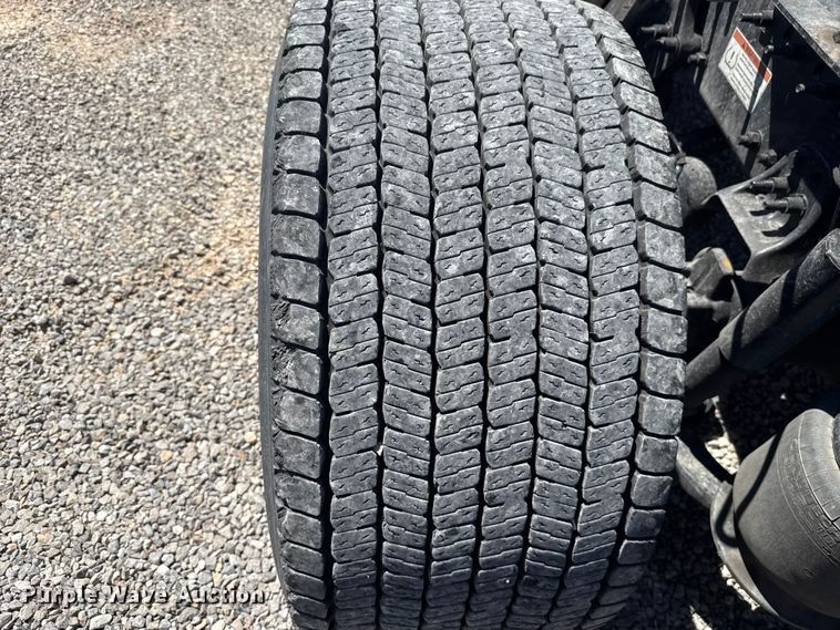 image for item NK9186 2022 Freightliner Cascadia 126 semi truck