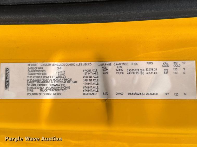 image for item NK9186 2022 Freightliner Cascadia 126 semi truck