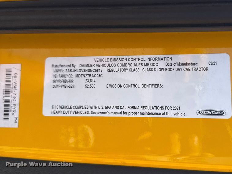 image for item NK9186 2022 Freightliner Cascadia 126 semi truck