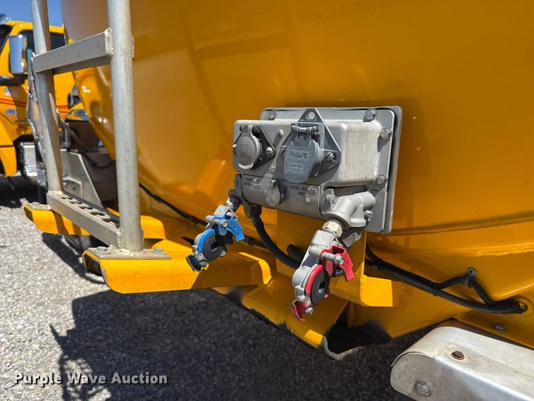 image for item NK9188 2008 Beall BAST-96-3-SB tank trailer