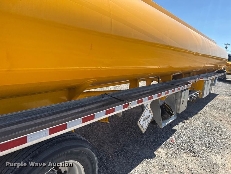 image for item NK9188 2008 Beall BAST-96-3-SB tank trailer