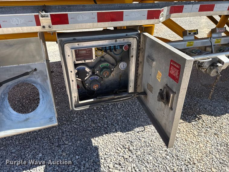 image for item NK9188 2008 Beall BAST-96-3-SB tank trailer