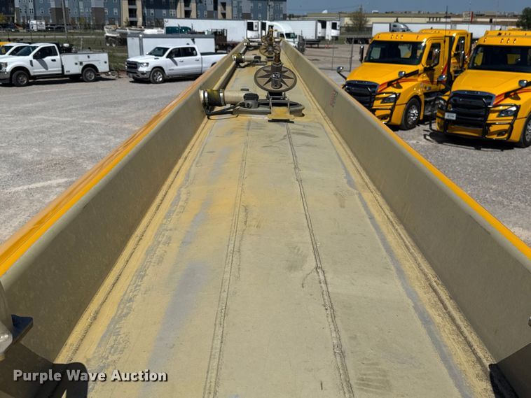 image for item NK9188 2008 Beall BAST-96-3-SB tank trailer