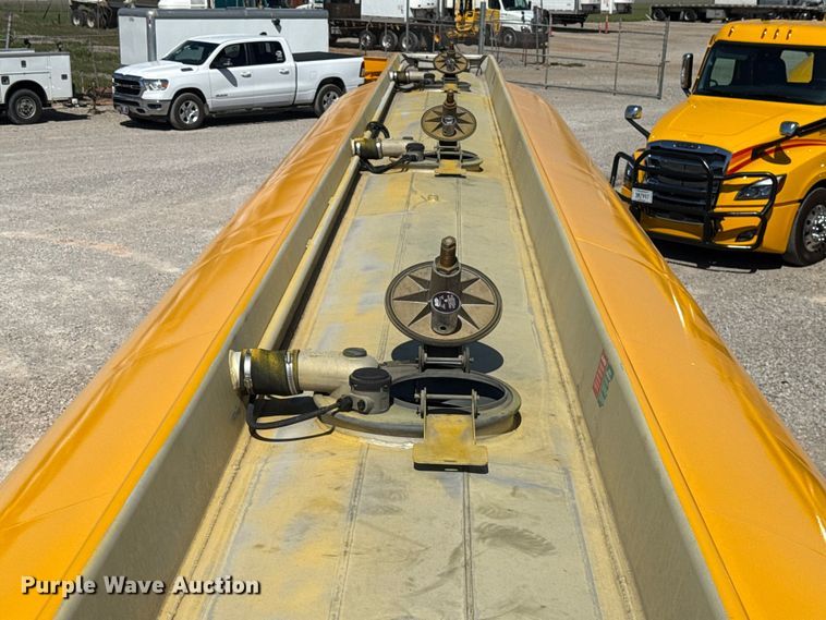 image for item NK9188 2008 Beall BAST-96-3-SB tank trailer