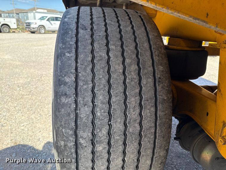 image for item NK9188 2008 Beall BAST-96-3-SB tank trailer