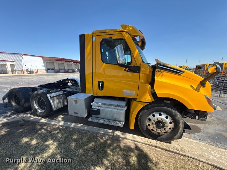 image for item NK9191 2024 Freightliner Cascadia 126 semi truck