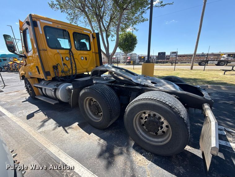 image for item NK9191 2024 Freightliner Cascadia 126 semi truck