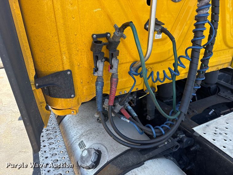 image for item NK9191 2024 Freightliner Cascadia 126 semi truck