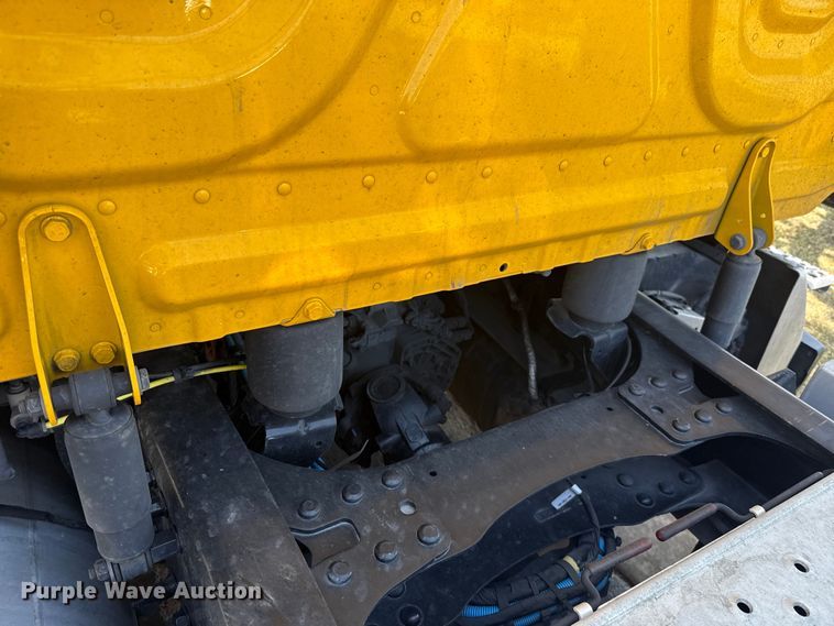image for item NK9191 2024 Freightliner Cascadia 126 semi truck