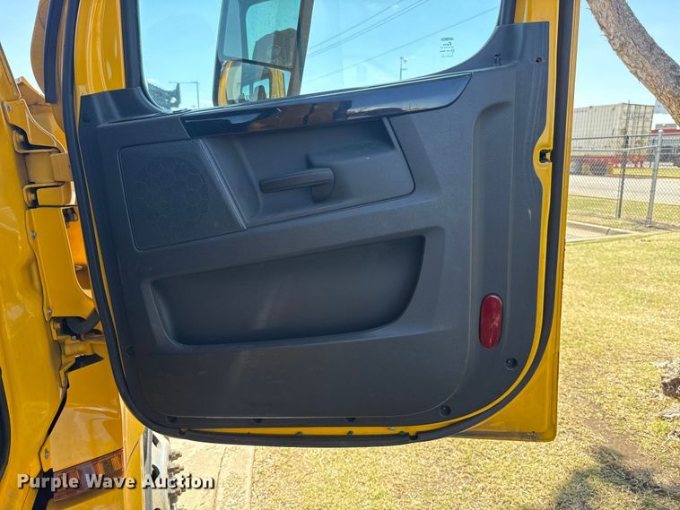 image for item NK9191 2024 Freightliner Cascadia 126 semi truck