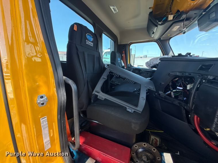 image for item NK9191 2024 Freightliner Cascadia 126 semi truck