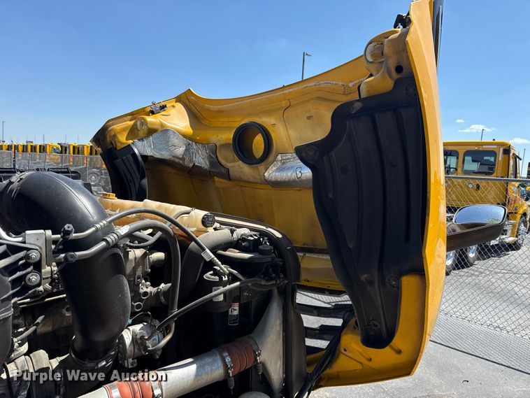 image for item NK9191 2024 Freightliner Cascadia 126 semi truck