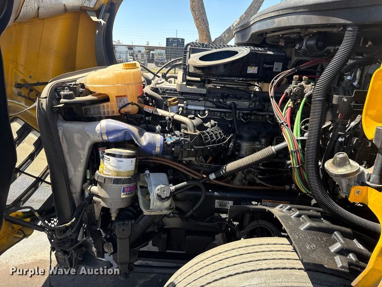 image for item NK9191 2024 Freightliner Cascadia 126 semi truck