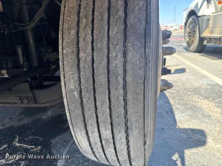 image for item NK9191 2024 Freightliner Cascadia 126 semi truck
