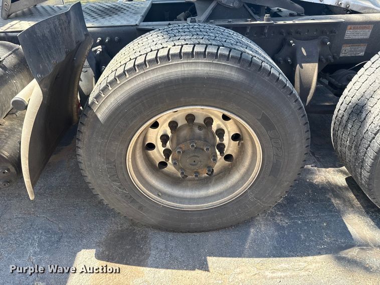 image for item NK9191 2024 Freightliner Cascadia 126 semi truck
