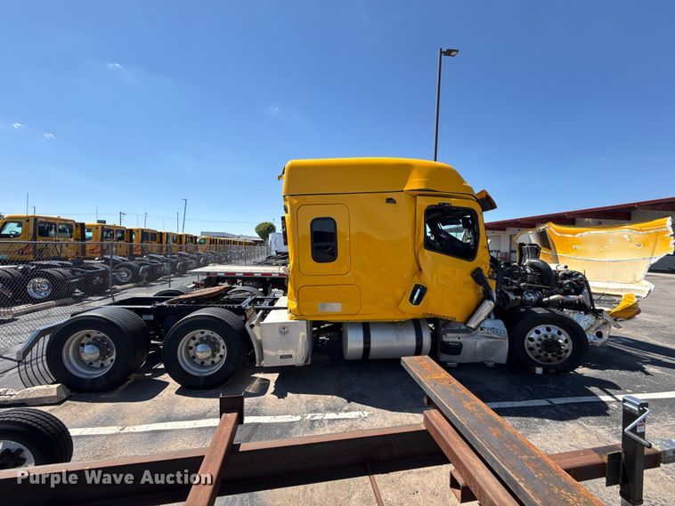 image for item NK9192 2025 Freightliner Cascadia 126 semi truck