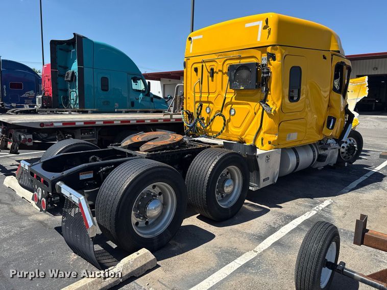 image for item NK9192 2025 Freightliner Cascadia 126 semi truck