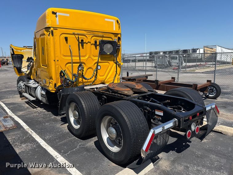 image for item NK9192 2025 Freightliner Cascadia 126 semi truck