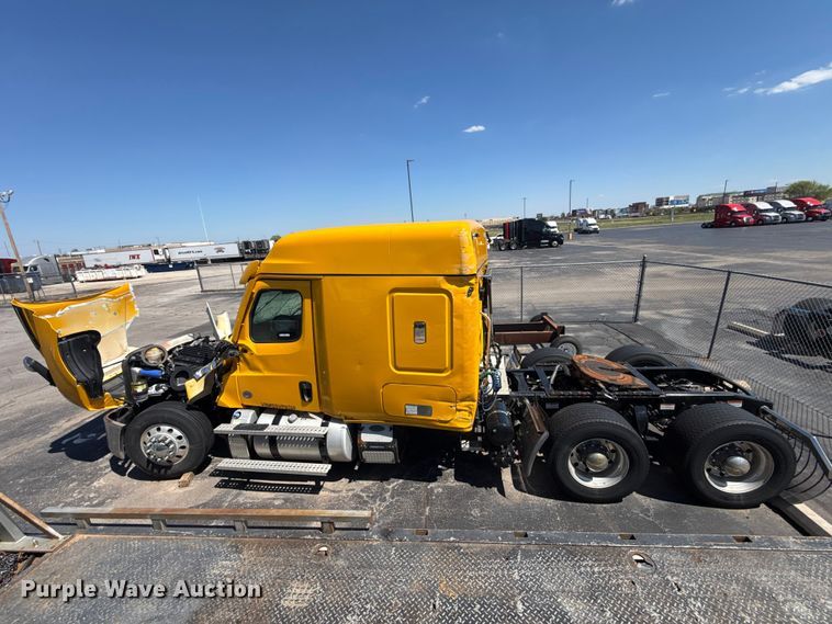 image for item NK9192 2025 Freightliner Cascadia 126 semi truck