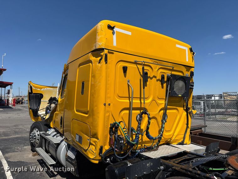 image for item NK9192 2025 Freightliner Cascadia 126 semi truck