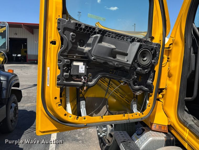 image for item NK9192 2025 Freightliner Cascadia 126 semi truck