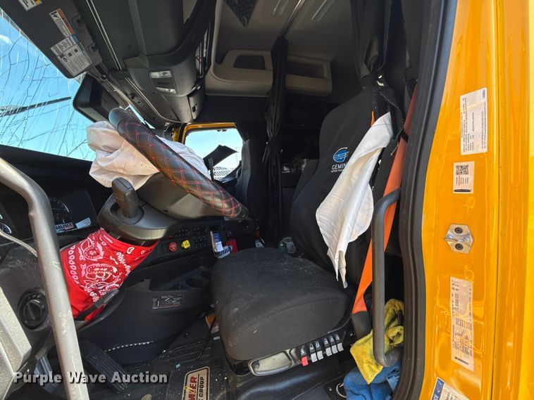 image for item NK9192 2025 Freightliner Cascadia 126 semi truck