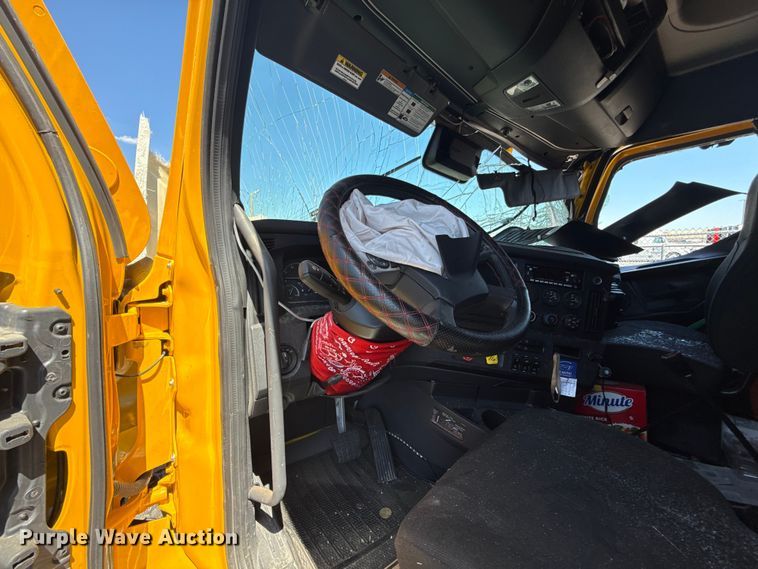 image for item NK9192 2025 Freightliner Cascadia 126 semi truck