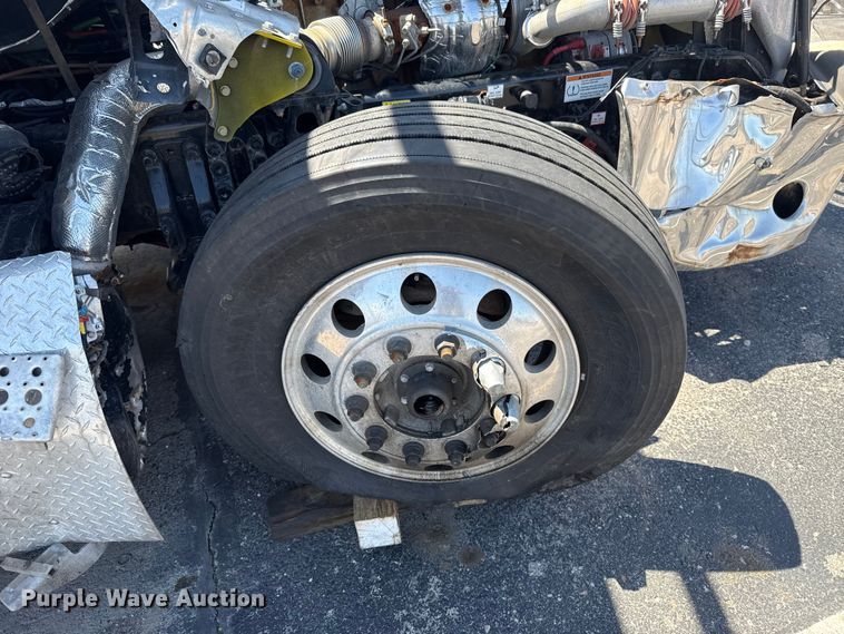image for item NK9192 2025 Freightliner Cascadia 126 semi truck