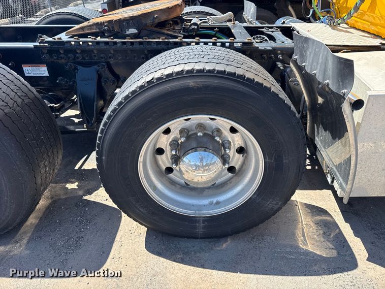 image for item NK9192 2025 Freightliner Cascadia 126 semi truck