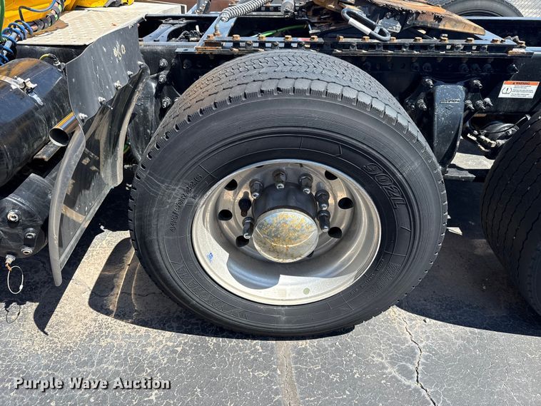 image for item NK9192 2025 Freightliner Cascadia 126 semi truck
