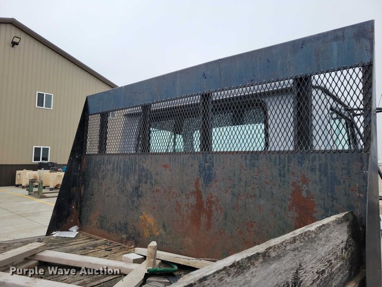 image for item NK9846 1984 International  1654 flatbed truck