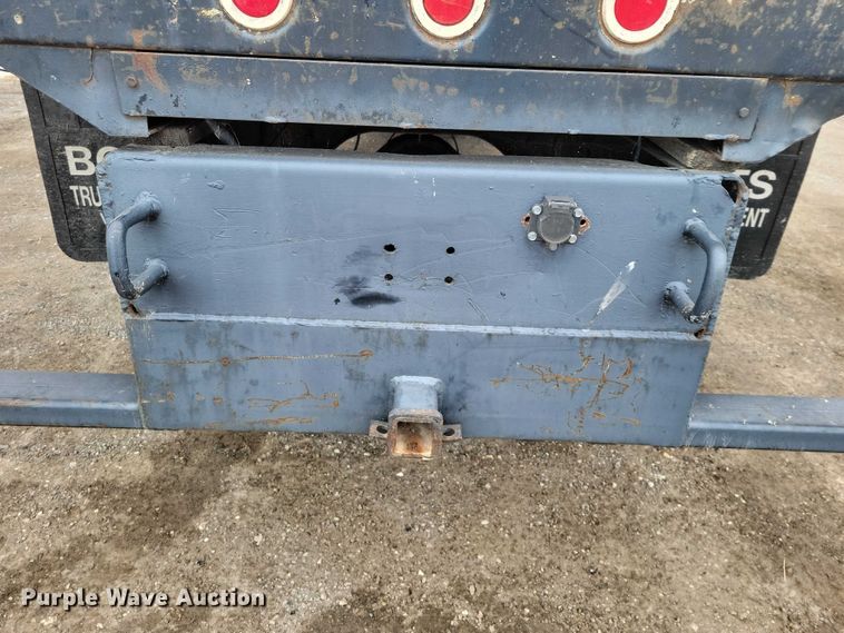 image for item NK9846 1984 International  1654 flatbed truck